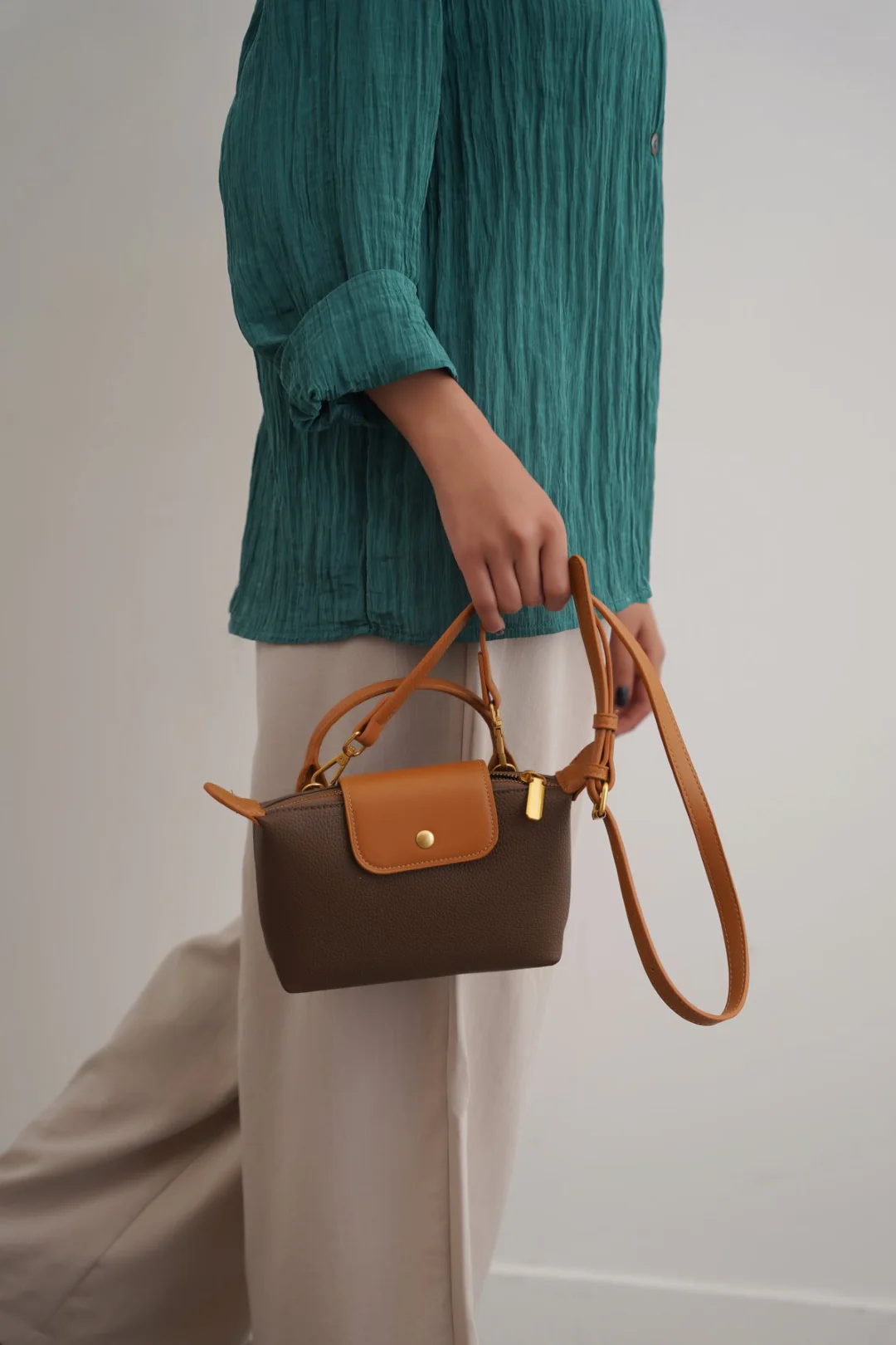 Coffee Cairo Shoulder Bag
